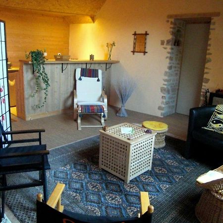Les Hirondelles Hotel Sainte-Suzanne  ภายนอก รูปภาพ