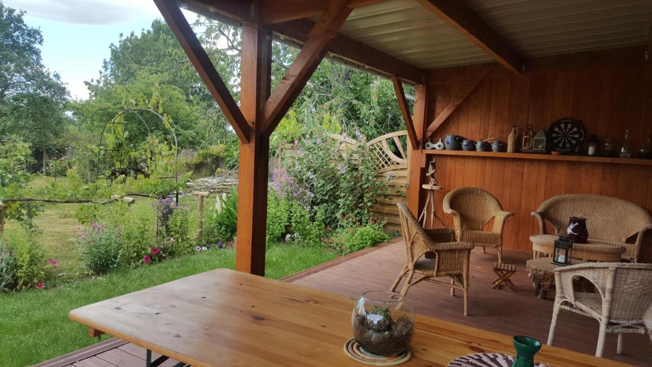 Les Hirondelles Hotel Sainte-Suzanne  ภายนอก รูปภาพ