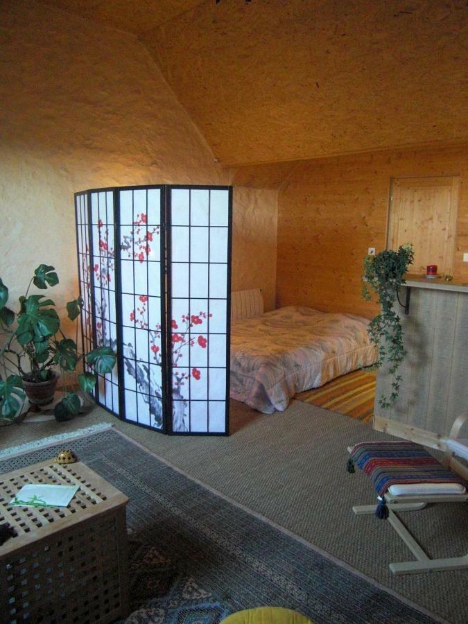 Les Hirondelles Hotel Sainte-Suzanne  ภายนอก รูปภาพ