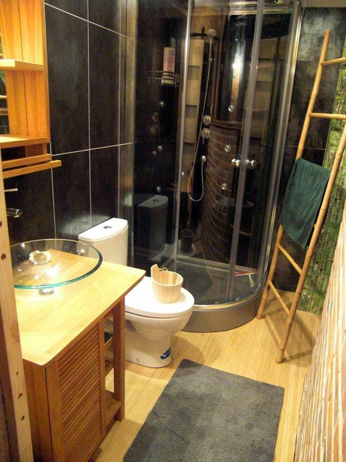 Les Hirondelles Hotel Sainte-Suzanne  ภายนอก รูปภาพ